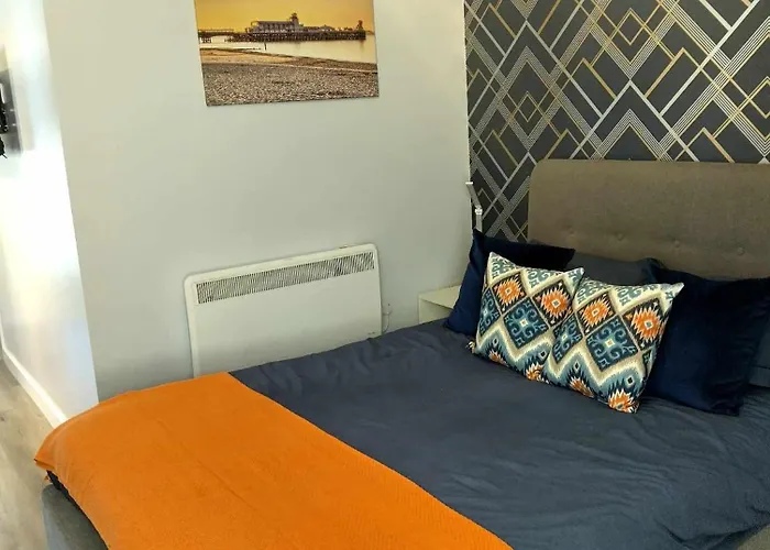 Smart Modern Studio Flat In Central Bournemouth