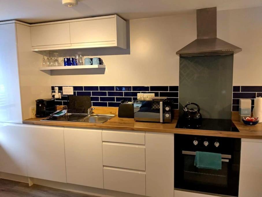 Smart Modern Studio Flat In Central Apartment *