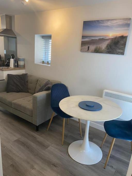Smart Modern Studio Flat In Central * Bournemouth